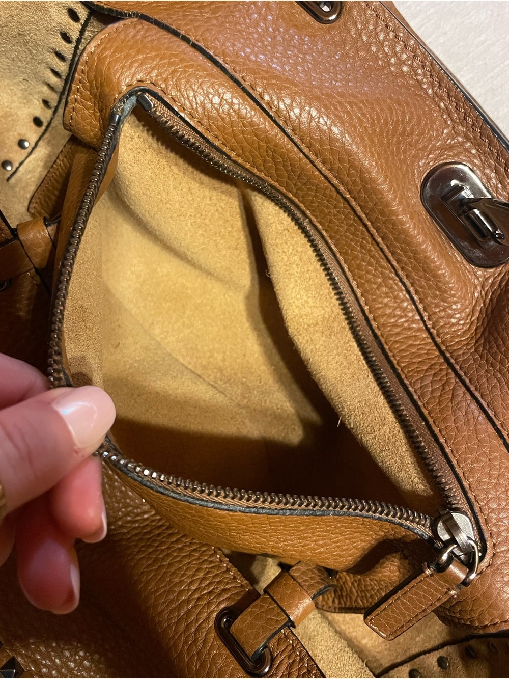 Valentino Rockstud Tote Bag w/ Crossbody Strap - Excellent Condition - Authentic - Picture 5 of 13